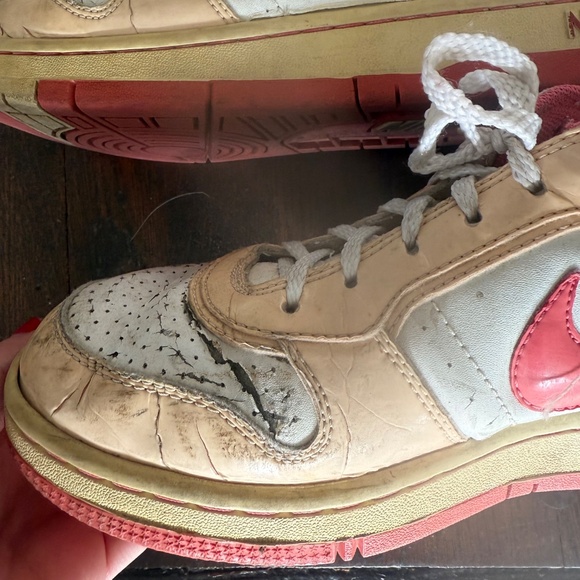 Vintage Pink Nike - Picture 7 of 9